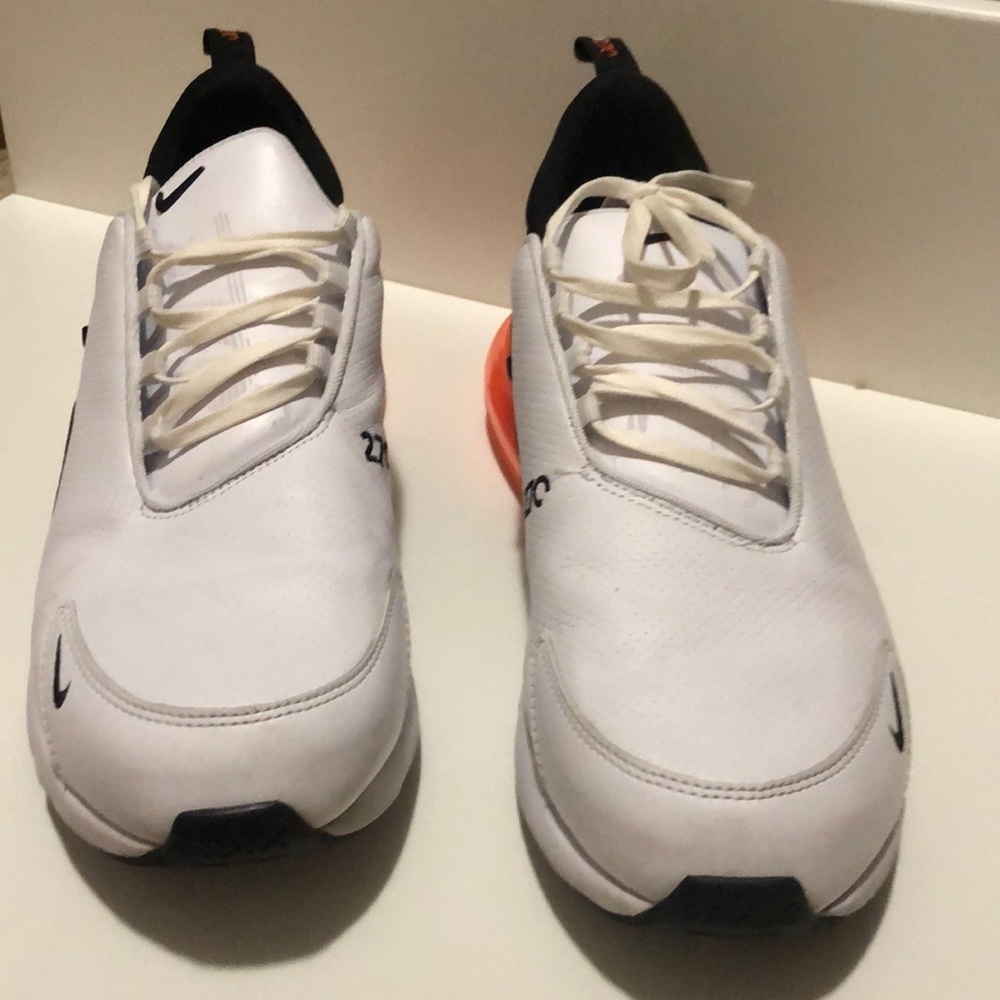 Nike Air Max 270 - Picture 2 of 8